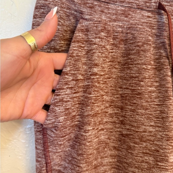 lululemon athletica joggers - Picture 4 of 8